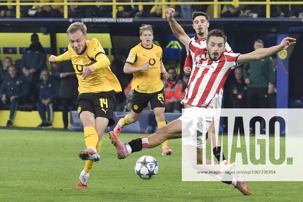 From left in duel Maximilian Beier Dortmund 14 Andoni Gorosabel Bilbao 2 01 04 2025 Soccer, Champions League, Borussia Dortmund vs Athletic Club de Bilbao, Signal Iduna Park, Dortmund,