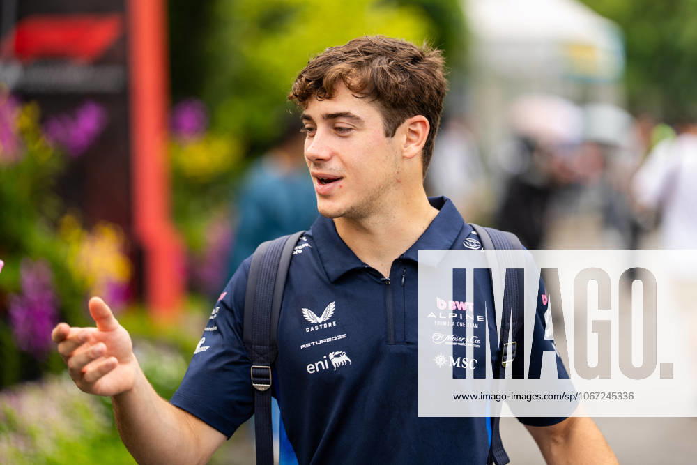 Formula 1 Singapore Airlines Singapore Grand Prix - Arrivals Franco Colapinto (Arg) of Alpine Renault 43 receiving a gift from F1 Social media team on Thursday (Media Day) during Formula 1 Singapore Airlines Singapore Grand Prix 2025 at the Marina Bay Street Circuit Singapore on October 2, 2025. Photo by Antoine Lapeyre ABACAPRESS.COM Singapore Singapore