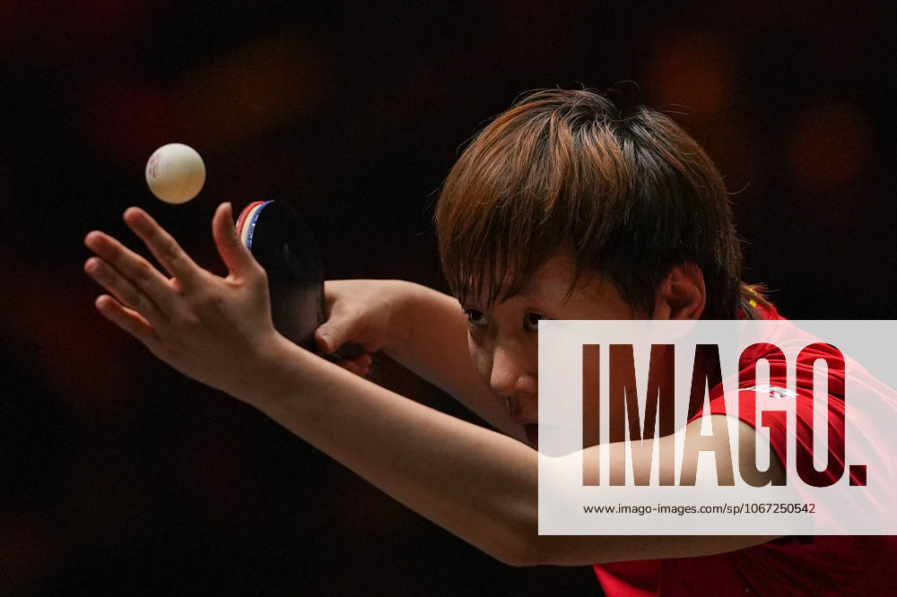 (251002) -- BEIJING, Oct. 2, 2025 -- Wang Manyu of China serves during the women s singles round of 16 match against Hayata Hina of Japan at 2025 World Table tennis, Tischtennis (WTT) China Smash in Beijing, China, Oct. 2, 2025. ) (SP)CHINA-BEIJING-TABLE TENNIS-WTT-CHINA SMASH-WOMEN S SINGLES(CN) JuxHuanzong