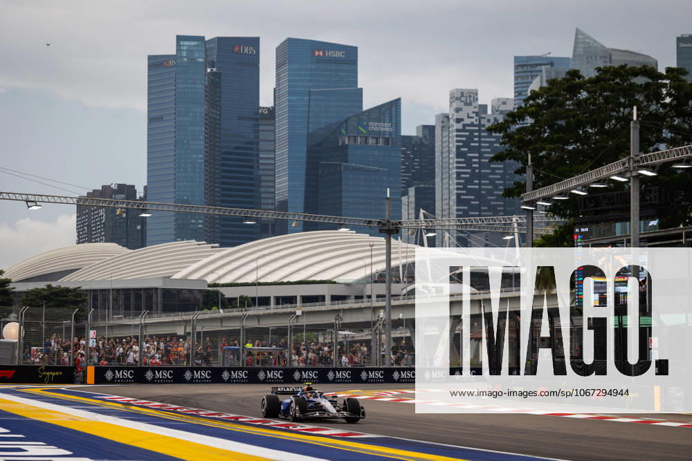 F1 - SINGAPORE GRAND PRIX 2025 55 SAINZ Carlos (spa), Williams Racing FW47, action during the 2025 Formula 1 Singapore Grand Prix, 18th round of the 2025 FIA Formula One World Championship, WM, Weltmeisterschaft from October 3 to 5, 2025 on the Marina Bay Street Circuit, in Singapore - SingaporeSingapore