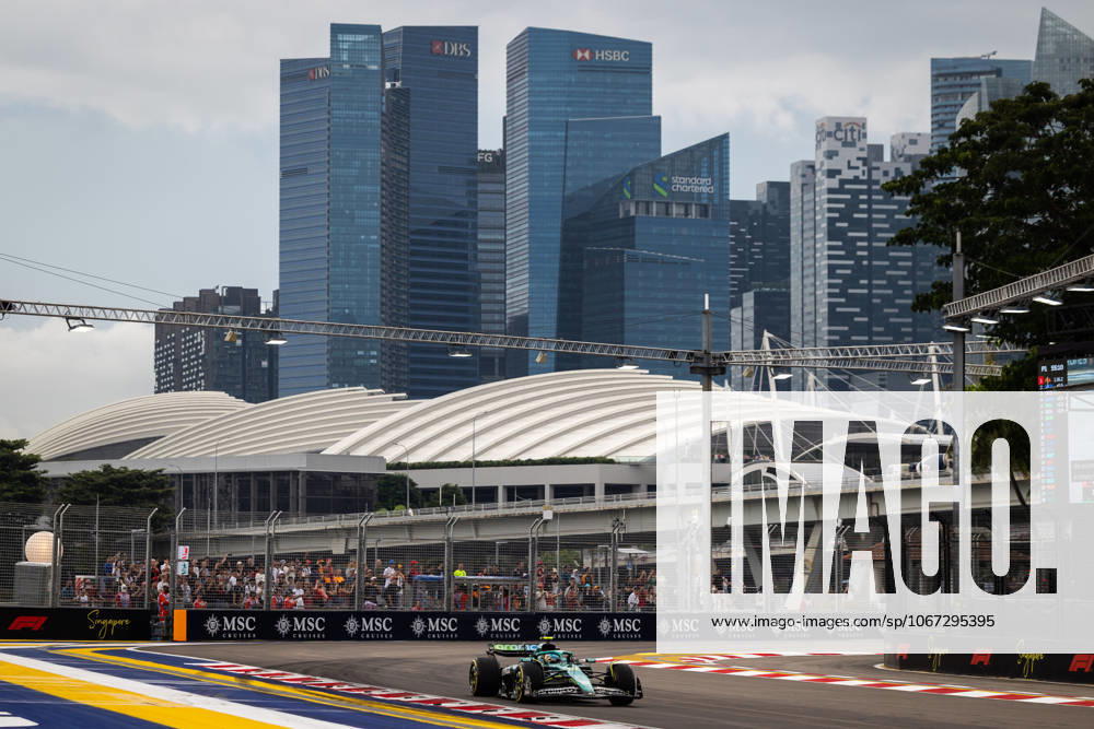 F1 - SINGAPORE GRAND PRIX 2025 14 ALONSO Fernando (spa), Aston Martin F1 Team AMR24, action during the 2025 Formula 1 Singapore Grand Prix, 18th round of the 2025 FIA Formula One World Championship, WM, Weltmeisterschaft from October 3 to 5, 2025 on the Marina Bay Street Circuit, in Singapore - SingaporeSingapore