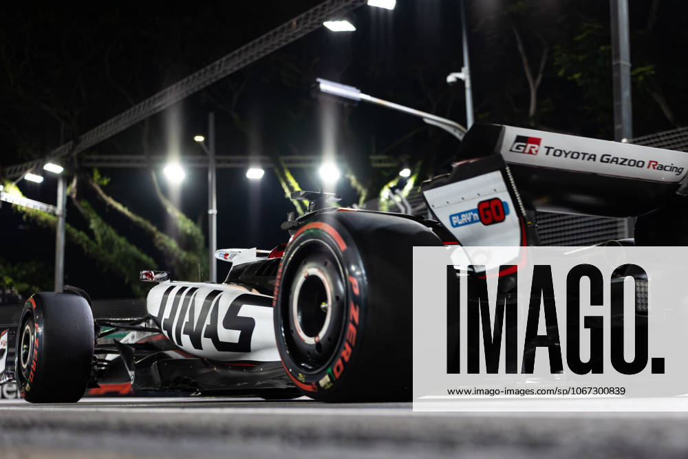 F1 - SINGAPORE GRAND PRIX 2025 31 OCON Esteban (fra), Haas F1 Team VF-25 Ferrari, action during the 2025 Formula 1 Singapore Grand Prix, 18th round of the 2025 FIA Formula One World Championship, WM, Weltmeisterschaft from October 3 to 5, 2025 on the Marina Bay Street Circuit, in Singapore - SingaporeSingapore