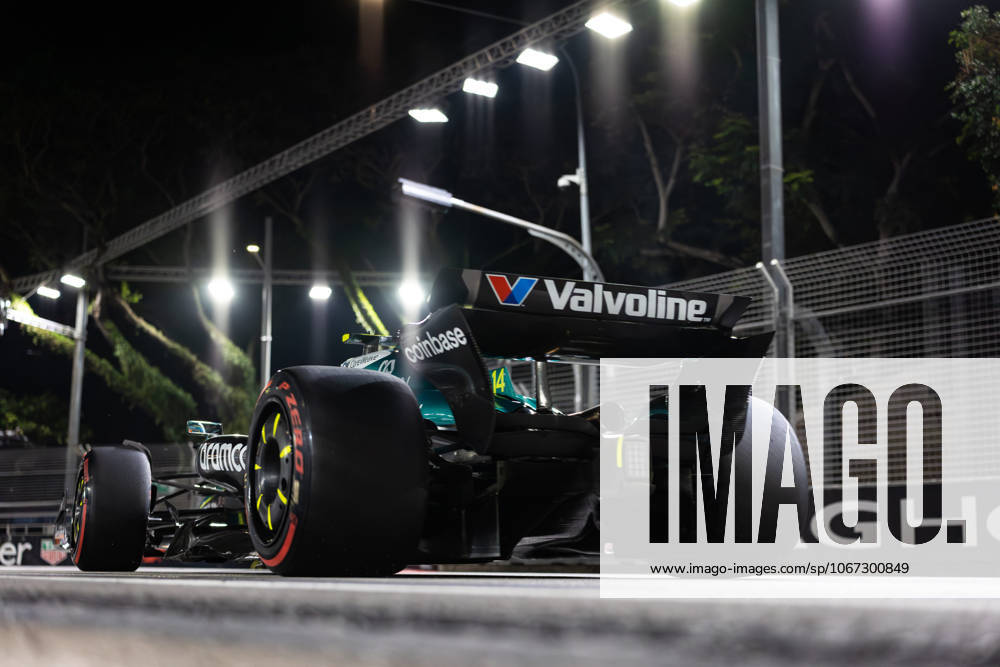 F1 - SINGAPORE GRAND PRIX 2025 14 ALONSO Fernando (spa), Aston Martin F1 Team AMR24, action during the 2025 Formula 1 Singapore Grand Prix, 18th round of the 2025 FIA Formula One World Championship, WM, Weltmeisterschaft from October 3 to 5, 2025 on the Marina Bay Street Circuit, in Singapore - SingaporeSingapore
