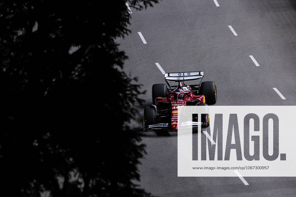 F1 - SINGAPORE GRAND PRIX 2025 16 LECLERC Charles (mco), Scuderia Ferrari SF-25, action during the 2025 Formula 1 Singapore Grand Prix, 18th round of the 2025 FIA Formula One World Championship, WM, Weltmeisterschaft from October 3 to 5, 2025 on the Marina Bay Street Circuit, in Singapore - SingaporeSingapore