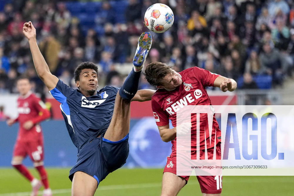 V li Bernardo Fernandes da Silva Junior Hoffenheim, 13 , Jakub Kaminski Köln, 16 , duel, duel, tackle, tackling, dynamics, action, action, 03 10 2025, Sinsheim Germany , Football, Bundesliga, TSG 1899 Hoffenheim 1 FC Köln, DFB DFL REGULATIONS PROHIBIT ANY USE OF PHOTOGRAPHS AS IMAGE SEQUENCES AND OR QUASI VIDEO