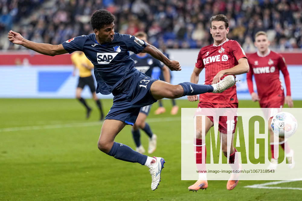 V li Bernardo Fernandes da Silva Junior Hoffenheim, 13 , Jakub Kaminski Köln, 16 , duel, duel, tackle, tackling, dynamics, action, action, in the penalty area, penalty area scene, 03 10 2025, Sinsheim Germany , Football, Bundesliga, TSG 1899 Hoffenheim 1 FC Köln, DFB DFL REGULATIONS PROHIBIT ANY USE OF PHOTOGRAPHS AS IMAGE SEQUENCES AND OR QUASI VIDEO