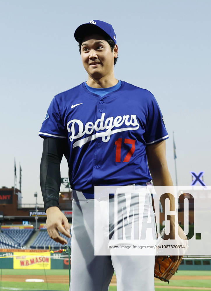 Baseball: Division Series between Dodgers and Phillies Los Angeles Dodgers two-way player Shohei Ohtani leaves Citizens Bank Park in Philadelphia on Oct. 3, 2025, following practice conducted ahead of Game 1 of the Division Series against the Philadelphia Phillies the following day. A14AA0004908318P