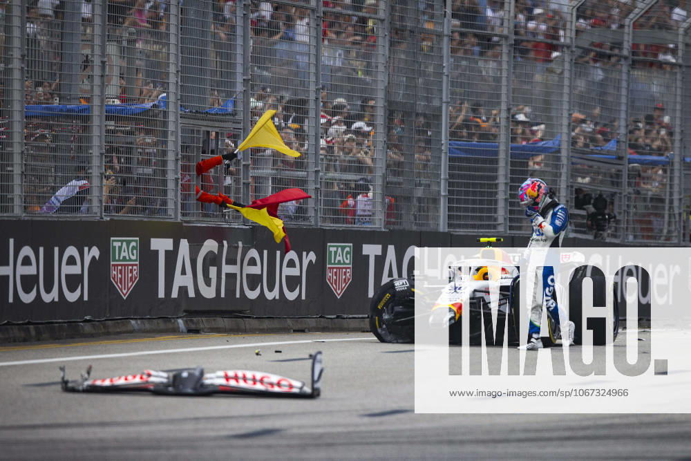 F1 - SINGAPORE GRAND PRIX 2025 30 LAWSON Liam (nzl), Visa Cash App RB F1 Team VCARB02, action crash in FP2 during the 2025 Formula 1 Singapore Grand Prix, 18th round of the 2025 FIA Formula One World Championship, WM, Weltmeisterschaft from October 3 to 5, 2025 on the Marina Bay Street Circuit, in Singapore - SingaporeSingapore
