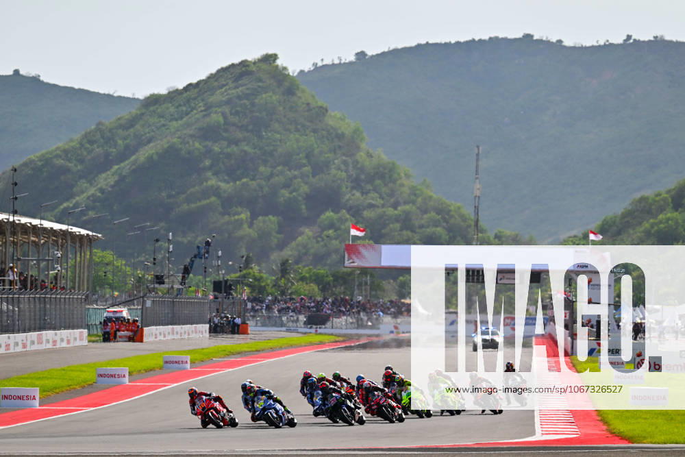 MOTO - MOTO GP - GRAND PRIX OF INDONESIA 2026 10 MARINI Luca (ita), Honda Team, Honda RC213V, action with 54 ALDEGUER Fermin (spa), Gresini Racing MotoGP, Ducati Desmosedici GP24, start Sprint Race during the 2025 MotoGP Pertamina Grand Prix of Indonesia on the Mandalika circuit from October 3 to 5, At West Nusa Tenggara, Indonesia - West Nusa TenggaraIndonesia