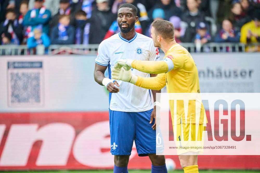 Soccer, Men, 2 BL Bundesliga , Season 2025 2026, Holstein Kiel SV Darmstadt 98, 8 Matchday Goalkeeper Marcel Schuhen with Patric Pfeiffer Kiel, Holstein Stadion Holstein Stadion Schleswig Holstein Germany
