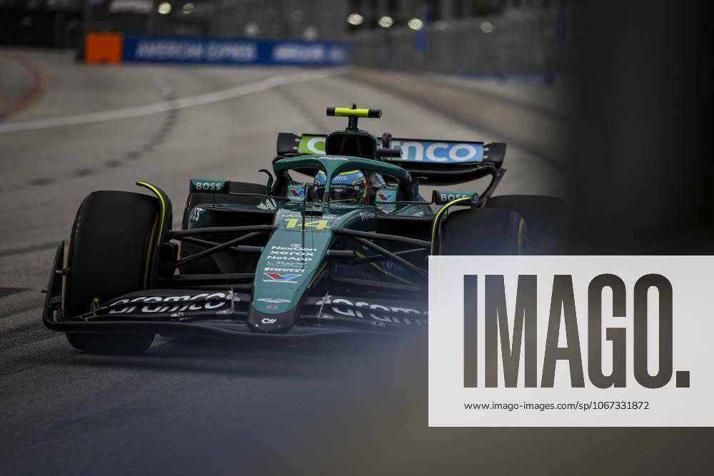F1 - SINGAPORE GRAND PRIX 2025 14 ALONSO Fernando (spa), Aston Martin F1 Team AMR24, action during the 2025 Formula 1 Singapore Grand Prix, 18th round of the 2025 FIA Formula One World Championship, WM, Weltmeisterschaft from October 3 to 5, 2025 on the Marina Bay Street Circuit, in Singapore - SingaporeSingapore