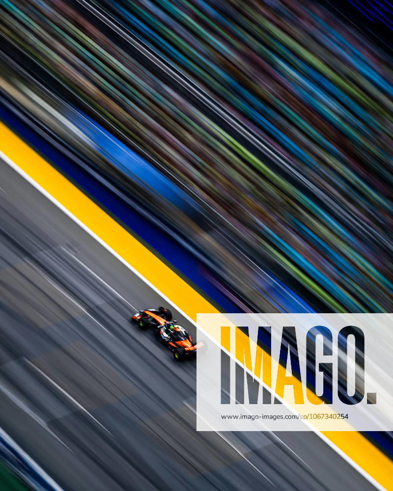 F1 - SINGAPORE GRAND PRIX 2025 04 NORRIS Lando (gbr), McLaren F1 Team MCL39, action during the 2025 Formula 1 Singapore Grand Prix, 18th round of the 2025 FIA Formula One World Championship, WM, Weltmeisterschaft from October 3 to 5, 2025 on the Marina Bay Street Circuit, in Singapore - SingaporeSingapore