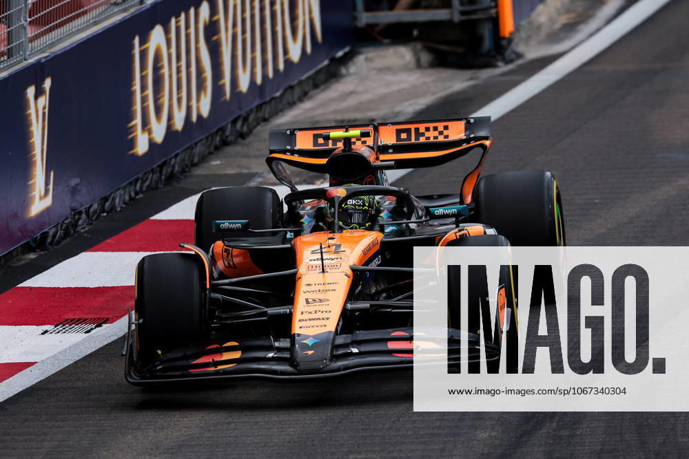 F1 - SINGAPORE GRAND PRIX 2025 04 NORRIS Lando (gbr), McLaren F1 Team MCL39, action during the 2025 Formula 1 Singapore Grand Prix, 18th round of the 2025 FIA Formula One World Championship, WM, Weltmeisterschaft from October 3 to 5, 2025 on the Marina Bay Street Circuit, in Singapore - SingaporeSingapore