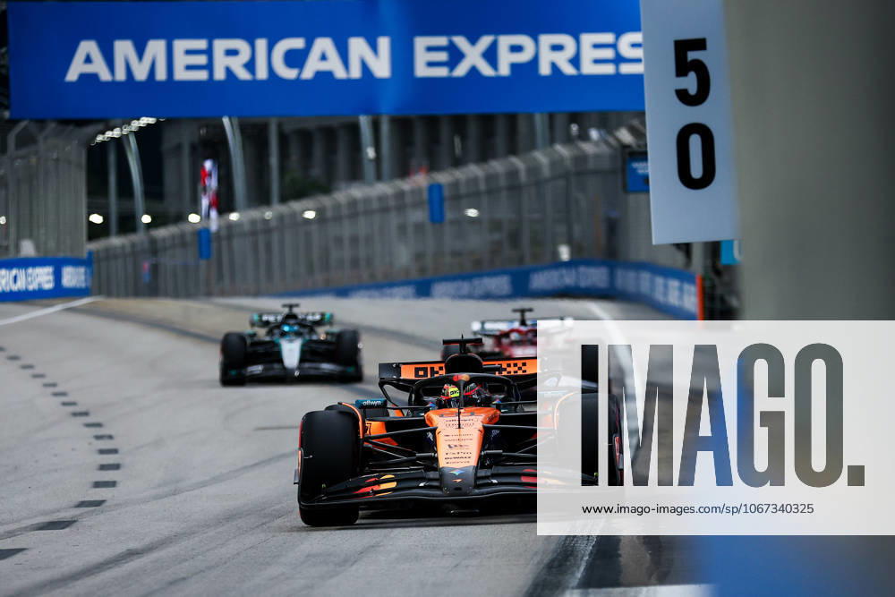 F1 - SINGAPORE GRAND PRIX 2025 81 PIASTRI Oscar (aus), McLaren F1 Team MCL39, action during the 2025 Formula 1 Singapore Grand Prix, 18th round of the 2025 FIA Formula One World Championship, WM, Weltmeisterschaft from October 3 to 5, 2025 on the Marina Bay Street Circuit, in Singapore - SingaporeSingapore