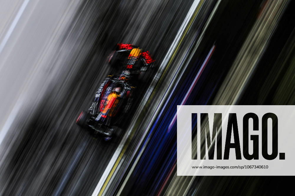 F1 - SINGAPORE GRAND PRIX 2025 01 VERSTAPPEN Max (nld), Red Bull Racing RB21, action during the 2025 Formula 1 Singapore Grand Prix, 18th round of the 2025 FIA Formula One World Championship, WM, Weltmeisterschaft from October 3 to 5, 2025 on the Marina Bay Street Circuit, in Singapore - SingaporeSingapore