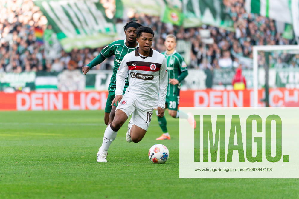 Joel Chima Fujita FC St Pauli, 16 on the dribble, GER, SV Werder Bremen vs FC St Pauli, Football, Bundesliga, Matchday 6, Season 2025 2026, 04 10 2025 DFL REGULATIONS PROHIBIT ANY USE OF PHOTOGRAPHS AS IMAGE SEQUENCES AND OR QUASI VIDEO GER, SV Werder Bremen vs FC St Pauli, Football, Bundesliga, Matchday 6, Season 2025 2026, 04 10 2025 Bremen