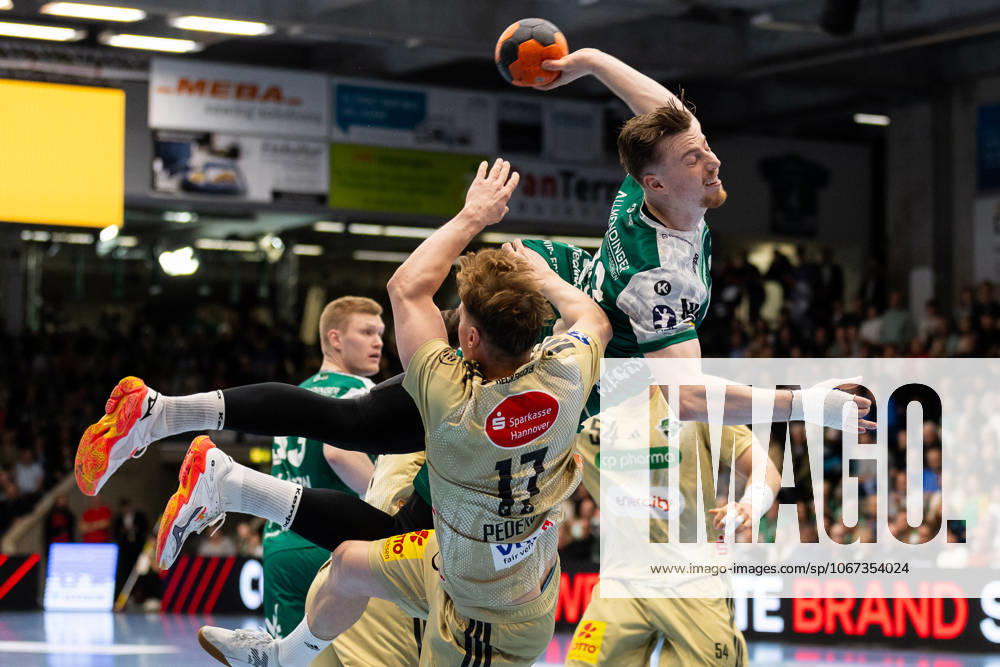 Erik PERSSON FRISCH AUF Goeppingen, 22 scores a goal, Action, Goal throw FRISCH AUF Goeppingen FAG vs TSV Hannover Burgdorf HAN , Handball, Men, Daikin Handball Bundesliga HBL , Matchday 7, Season 2025 2026, 04 10 2025 FRISCH AUF Goeppingen FAG vs TSV Hannover Burgdorf HAN , Handball, Men, Daikin Handball Bundesliga HBL , Matchday 7, Season 2025 2026, 04 10 2025 Goeppingen