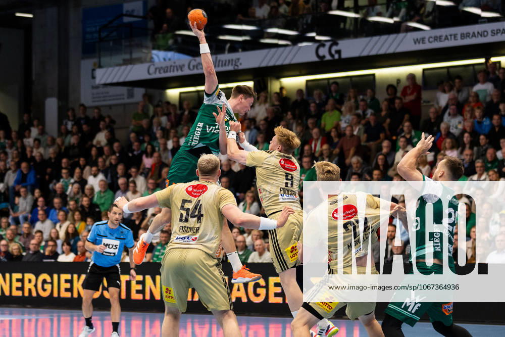 Oskar SUNNEFELDT FRISCH AUF Goeppingen, 27 scores a goal, Action, Goal throw FRISCH AUF Goeppingen FAG vs TSV Hannover Burgdorf HAN , Handball, Men, Daikin Handball Bundesliga HBL , Matchday 7, Season 2025 2026, 04 10 2025 FRISCH AUF Goeppingen FAG vs TSV Hannover Burgdorf HAN , Handball, Men, Daikin Handball Bundesliga HBL , Matchday 7, Season 2025 2026, 04 10 2025 Goeppingen
