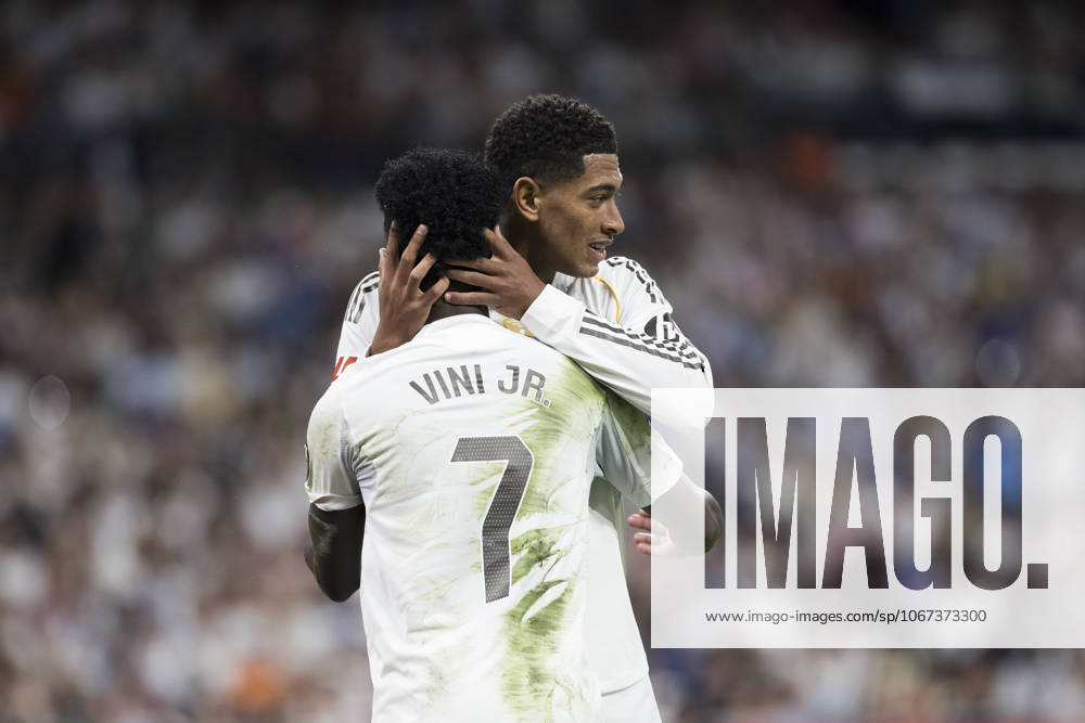 LA LIGA EA Sports - Real Madrid vs Villarreal MADRID, SPAIN - October 4:Jude Bellingham of Real Madrid and Vinicius Jr of Real Madrid celebrates a goal during the La Liga 2025 26 match between Real Madrid and Villarreal at Santiago Bernabeu Stadium. (Photo by Guille Martinez f22photo) Madrid Santiago Bernabeu Stadium Spain