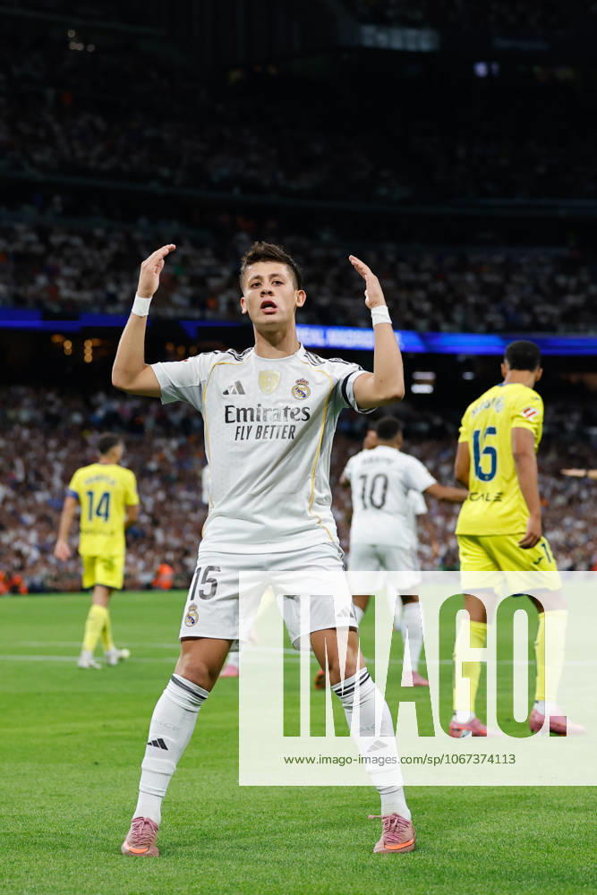 Arda Guler of Real Madrid CF reacts during the Spanish League, LaLiga EA Sports, football match played between Real Madrid and Villarreal CF at Santiago Bernabeu stadium on October 04, 2025, in Madrid, Spain. Madrid Spain - ZUMAa181 20251004_zaa_a181_338