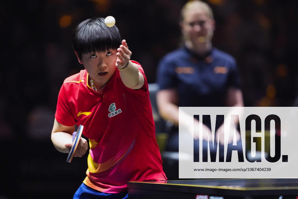 (251005) -- BEIJING, Oct. 5, 2025 -- Sun Yingsha serves during the women s singles final match between Sun Yingsha of China and Wang Manyu of China at 2025 World Table tennis, Tischtennis (WTT) China Smash in Beijing, China, Oct. 5, 2025. ) (SP)CHINA-BEIJING-TABLE TENNIS-WTT-CHINA SMASH-WOMEN S SINGLES-FINAL (CN) XiexHan