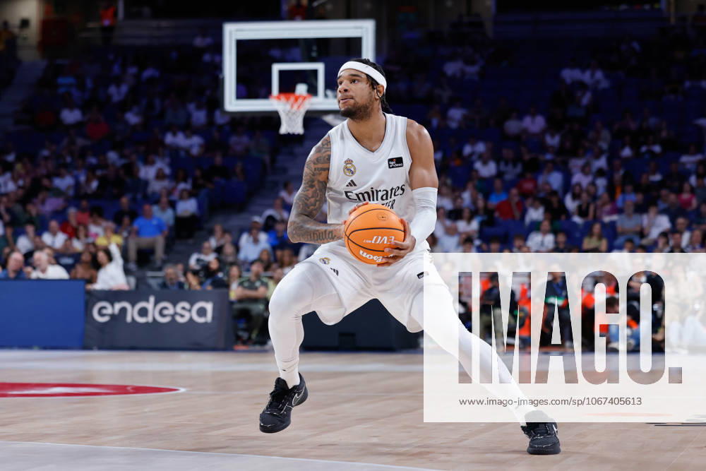 Chuma Okeke of Real Madrid in action during the Spanish League, Liga ACB Endesa, basketball match played between Real Madrid and Dreamland Gran Canaria at Movistar Arena on October 05, 2025, in Madrid, Spain. Madrid Spain - ZUMAa181 20251005_zaa_a181_021
