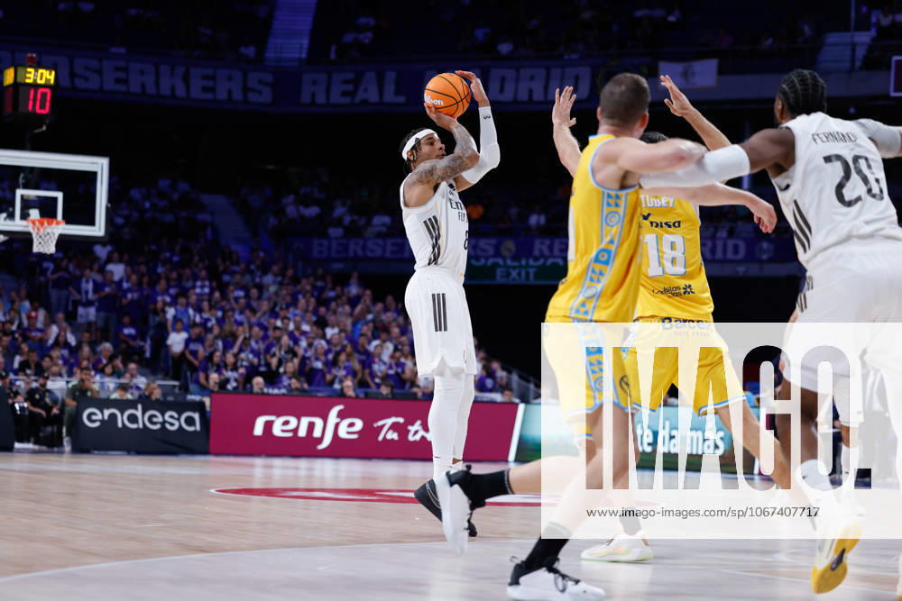 Chuma Okeke of Real Madrid in action during the Spanish League, Liga ACB Endesa, basketball match played between Real Madrid and Dreamland Gran Canaria at Movistar Arena on October 05, 2025, in Madrid, Spain. Madrid Spain - ZUMAa181 20251005_zaa_a181_032