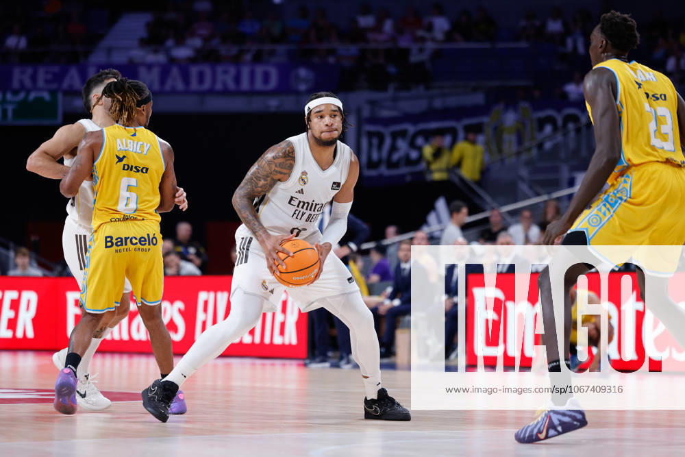 Chuma Okeke of Real Madrid in action during the Spanish League, Liga ACB Endesa, basketball match played between Real Madrid and Dreamland Gran Canaria at Movistar Arena on October 05, 2025, in Madrid, Spain. Madrid Spain - ZUMAa181 20251005_zaa_a181_044