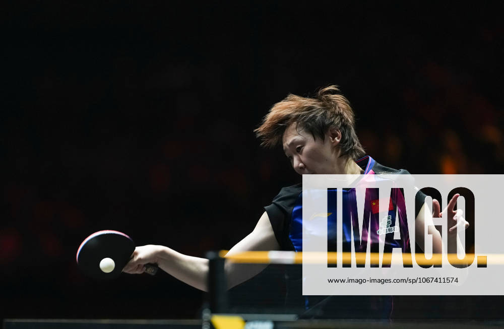 (251005) -- BEIJING, Oct. 5, 2025 -- Wang Manyu of China hits a return during the women s singles final match between Sun Yingsha of China and Wang Manyu of China at 2025 World Table tennis, Tischtennis (WTT) China Smash in Beijing, China, Oct. 5, 2025. ) (SP)CHINA-BEIJING-TABLE TENNIS-WTT-CHINA SMASH-WOMEN S SINGLES-FINAL (CN) SunxFei