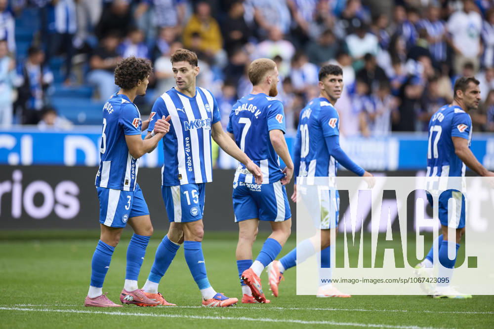 Lucas Boye of Deportivo Alaves celebrates after scoring goal during the LaLiga EA Sports match between Deportivo Alaves and Elche CF at Mendizorrotza on October 5, 2025, in Vitoria, Spain. Vitoria SPAIN - ZUMAa181 20251005_zaa_a181_084