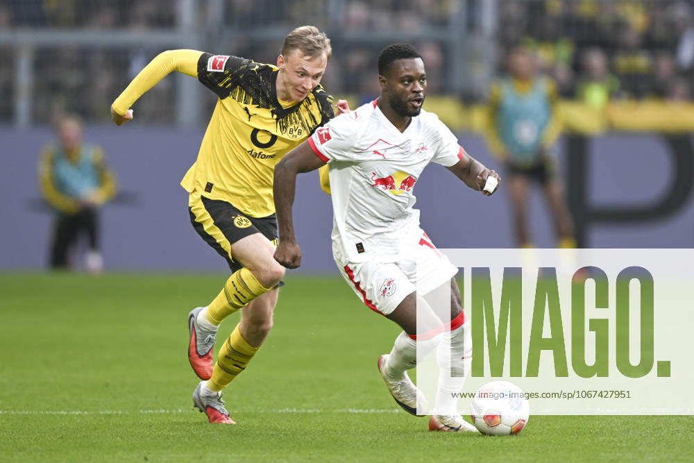 From left in duel Maximilian Beier Dortmund 14 Ridle Baku Leipzig 17 04 10 2025 Football Borussia Dortmund vs RB Leipzig, Signal Iduna Park, Dortmund, DFB DFL REGULATIONS PROHIBIT ANY USE OF PHOTOGRAPHS AS IMAGE SEQUENCES AND OR QUASI VIDEO