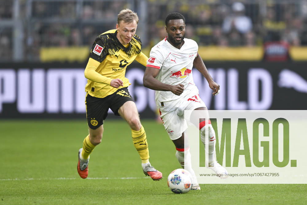 From left in duel Maximilian Beier Dortmund 14 Ridle Baku Leipzig 17 04 10 2025 Football Borussia Dortmund vs RB Leipzig, Signal Iduna Park, Dortmund, DFB DFL REGULATIONS PROHIBIT ANY USE OF PHOTOGRAPHS AS IMAGE SEQUENCES AND OR QUASI VIDEO