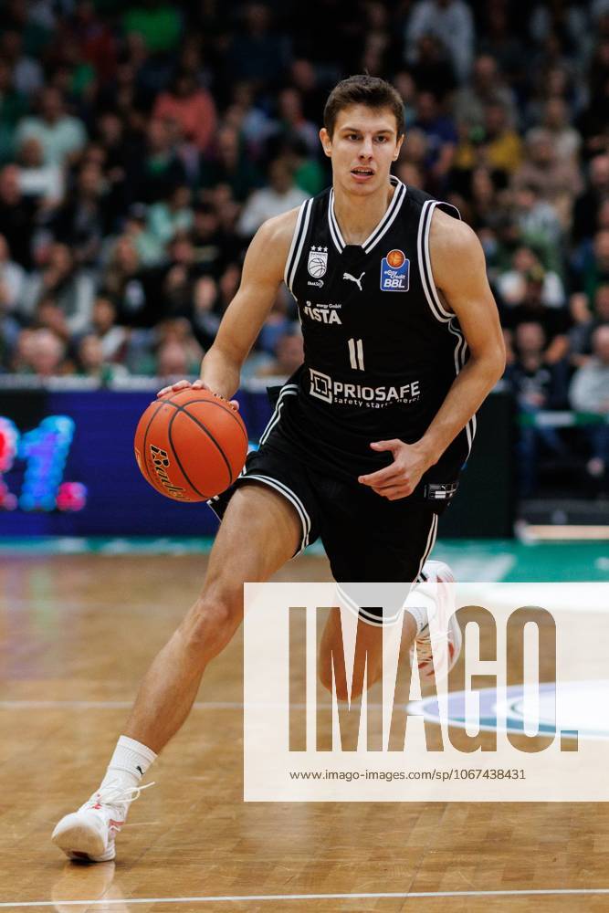Richard Balint BMA365 Bamberg Baskets with ball, Vet Concept Gladiators Trier vs BMA365 Bamberg Baskets, Basketball, easyCredit BBL, Matchday 3, Season 2025 2026, 05 10 2025 Vet Concept Gladiators Trier vs BMA365 Bamberg Baskets, Basketball, easyCredit BBL, Matchday 3, Season 2025 2026