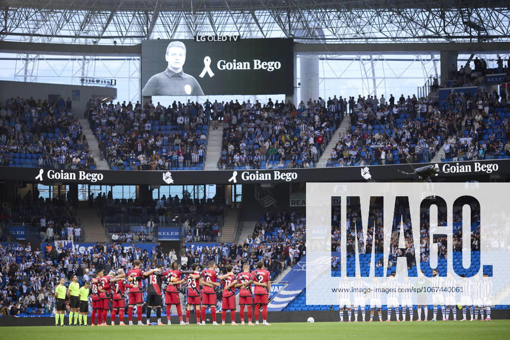 Players of Rayo Vallecano and of Real Sociedad pays a tribute prior to the LaLiga EA Sports match between Real Sociedad and Rayo Vallecano at Anoeta on October 5, 2025, in San Sebastian, Spain. San Sebastian SPAIN - ZUMAa181 20251005_zaa_a181_158