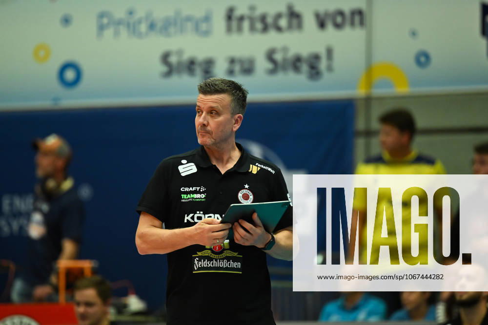 Alexander Waibl Head Coach Dresdner SC Dresdner SC vs SSC Palmberg Schwerin, WT Energiesysteme Supercup, Volleyball Bundesliga Women, Season 2025 2026, 04 10 2025 Dresdner SC vs SSC Palmberg Schwerin, WT Energiesysteme Supercup, Volleyball Bundesliga Women, Season 2025 2026, 04 10 2025 Dresden