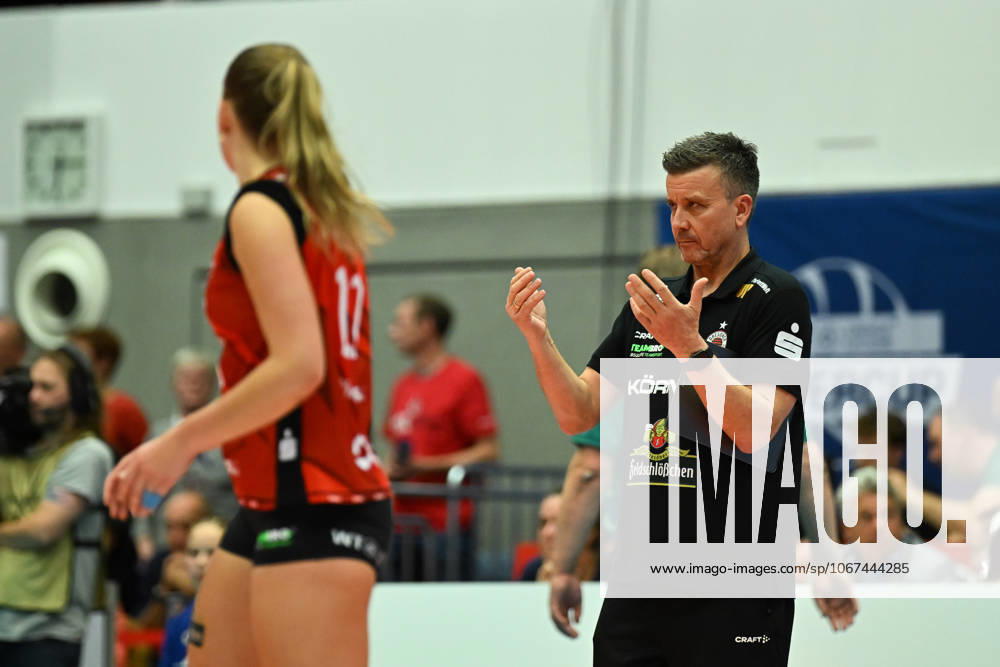 Alexander Waibl Head Coach Dresdner SC Dresdner SC vs SSC Palmberg Schwerin, WT Energiesysteme Supercup, Volleyball Bundesliga Women, Season 2025 2026, 04 10 2025 Dresdner SC vs SSC Palmberg Schwerin, WT Energiesysteme Supercup, Volleyball Bundesliga Women, Season 2025 2026, 04 10 2025 Dresden