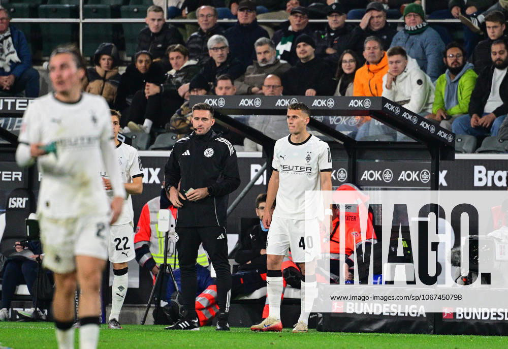 Moenchengladbach Football, Men, Season 2025 2026, Borussia Moenchengladbach vs SC Freiburg Jan Urbich Gladbach, 40 before his first Bundesliga match He is ready for substitution DFL regulations prohibit any use of photographs as image sequences and or quasi video Borussia Park NRW Germany