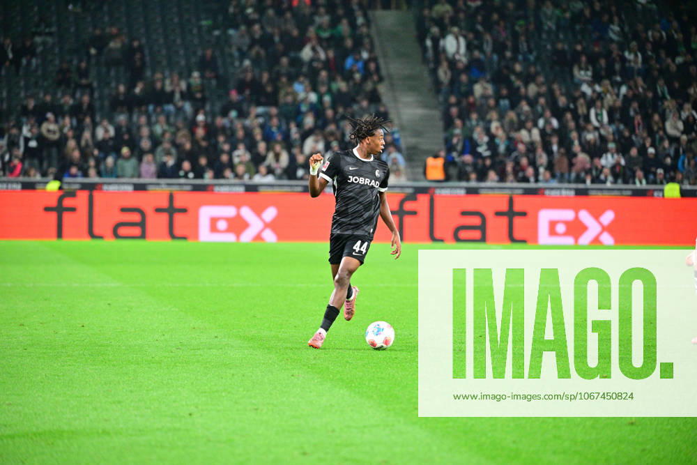 Moenchengladbach Football, Men, Season 2025 2026, Borussia Moenchengladbach vs SC Freiburg Johan Manzambi Freiburg DFL regulations prohibit any use of photographs as image sequences and or quasi video Borussia Park NRW Germany