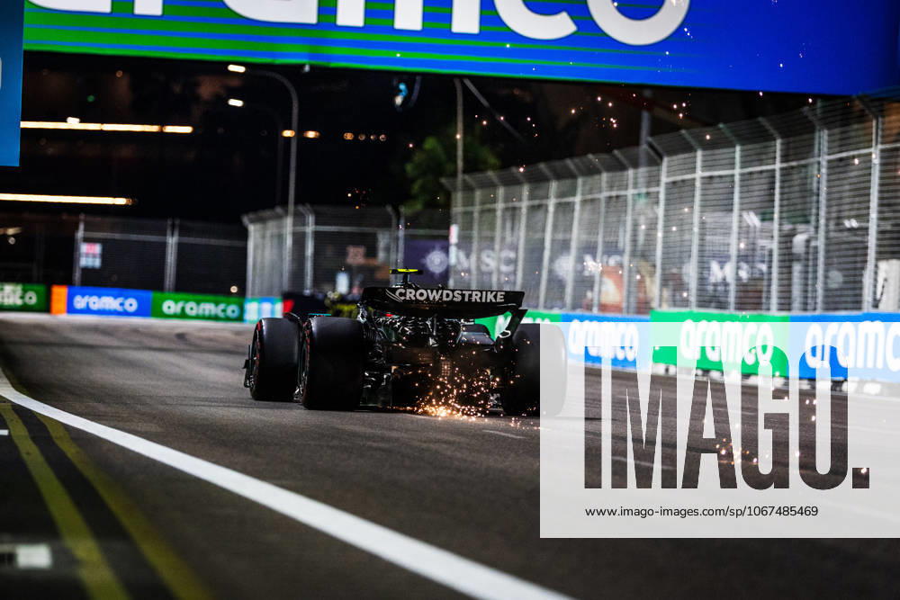 Andrea Kimi Antonelli of Italy and Mercedes-AMG PETRONAS F1 Team during qualifying Formula One Singapore Grand Prix. Singapore Singapore - ZUMAs197 20251004_aaa_s197_1243