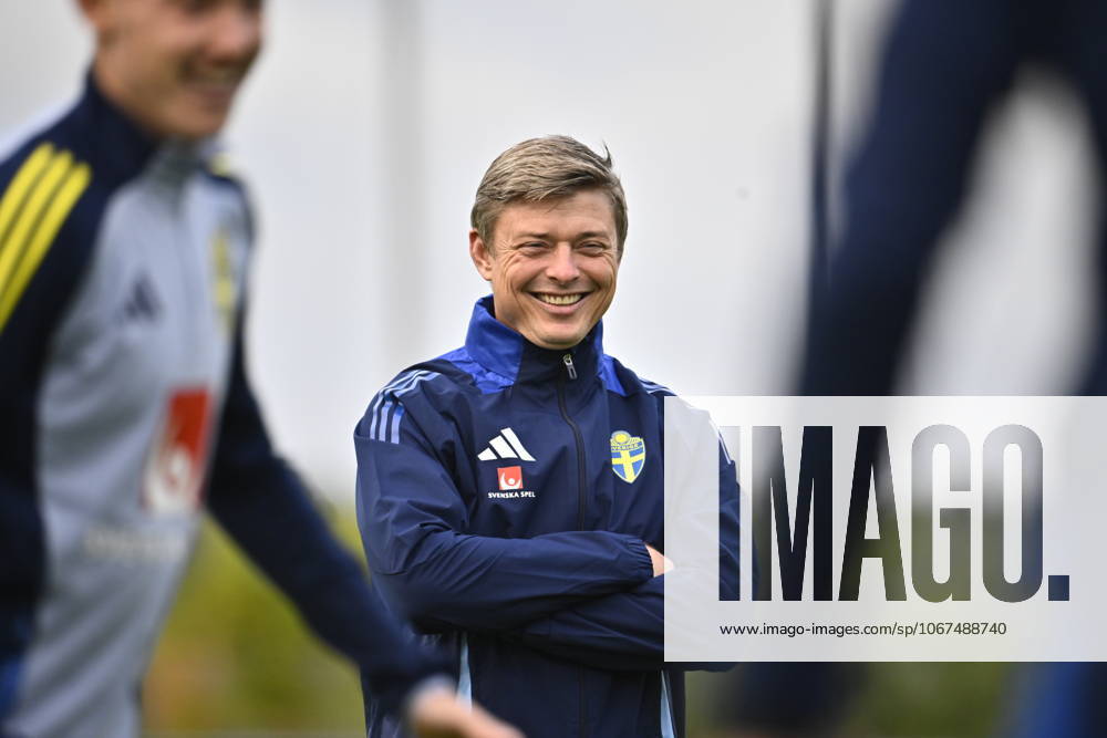STOCKHOLM, SWEDEN 20251006 National team captain Jon Dahl Tomasson when the men s national football team trains on Monday on Bosön ahead of the World Cup qualifiers against Switzerland and Kosovo STOCKHOLM SWEDEN