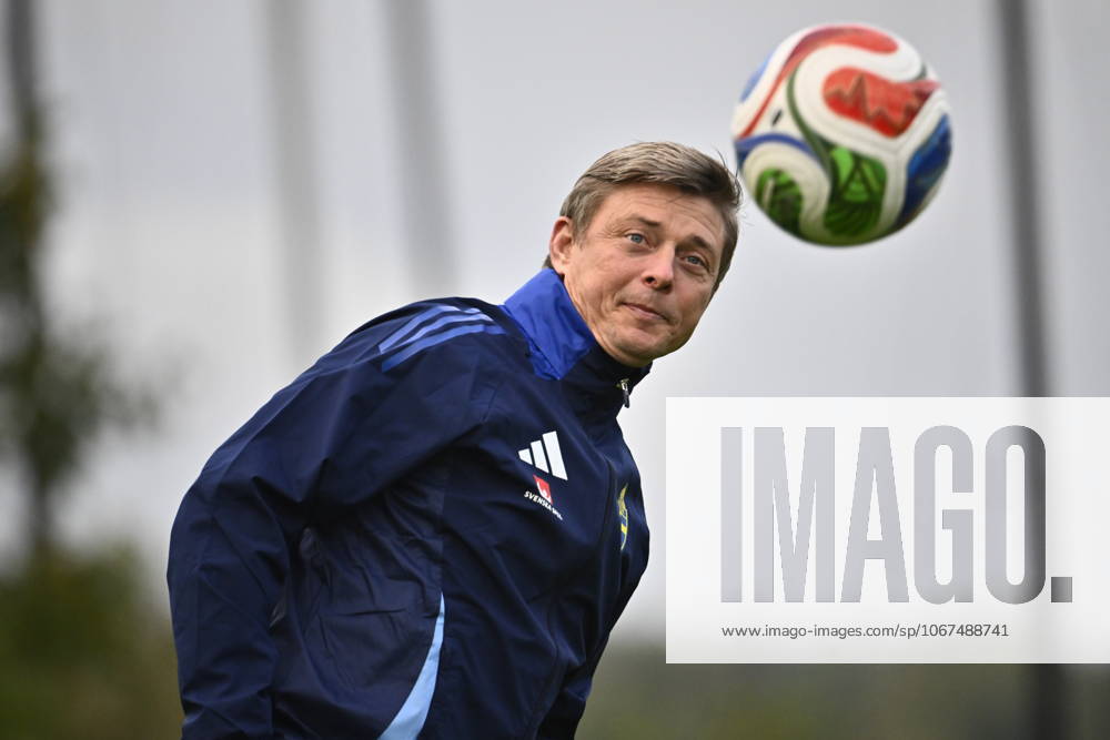 STOCKHOLM, SWEDEN 20251006 National team captain Jon Dahl Tomasson when the men s national football team trains on Monday on Bosön ahead of the World Cup qualifiers against Switzerland and Kosovo STOCKHOLM SWEDEN