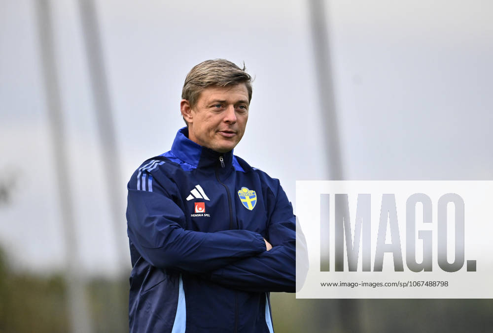 STOCKHOLM, SWEDEN 20251006 National team captain Jon Dahl Tomasson when the men s national football team trains on Monday on Bosön ahead of the World Cup qualifiers against Switzerland and Kosovo STOCKHOLM SWEDEN
