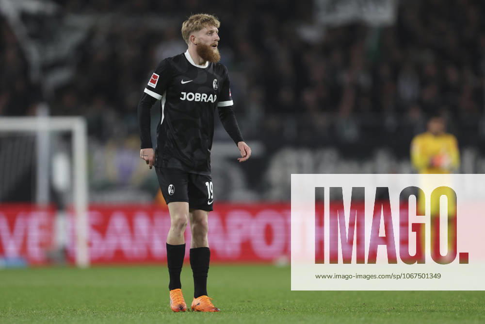 Jan-Niklas Beste (SC Freiburg) schaut waehrend des spiels der Bundesliga zwischen Borussia Mönchengladbach und Club Freiburg, Stadion im Borussia-Park am 05. October 2025 in Mönchengladbach, Deutschland. (Foto von Oliver Kaelke DeFodi Images) +++ Jan-Niklas Beste (SC Freiburg) looks on during the Bundesliga match between Borussia Mönchengladbach and Sport-Club Freiburg at Stadion im Borussia-Park on October 5, 2025 in Mönchengladbach, Germany. (Photo by Oliver Kaelke DeFodi Images) DFL regulations prohibit any use of photographs as image sequences and or quasi-video. (Photo by Oliver Kaelke DeFodi Images) Jan Niklas Beste SC Freiburg looks on during the Bundesliga match between Borussia Mönchengladbach and Sport Club Freiburg, Stadion im Borussia Park on October 05 2025 in Mönchengladbach, Germany Photo by Oliver Kaelke DeFodi Images Jan Niklas Beste SC Freiburg looks on during the Bundesliga match between Borussia Mönchengladbach and Sport Club Freiburg at Stadion im Borussia Park on October 5, 2025 in Mönchengladbach, Germany Photo by Oliver Kaelke DeFodi Images DFL regulations prohibit any use of photographs as image sequences and or quasi video Photo by Oliver Kaelke DeFodi Images
