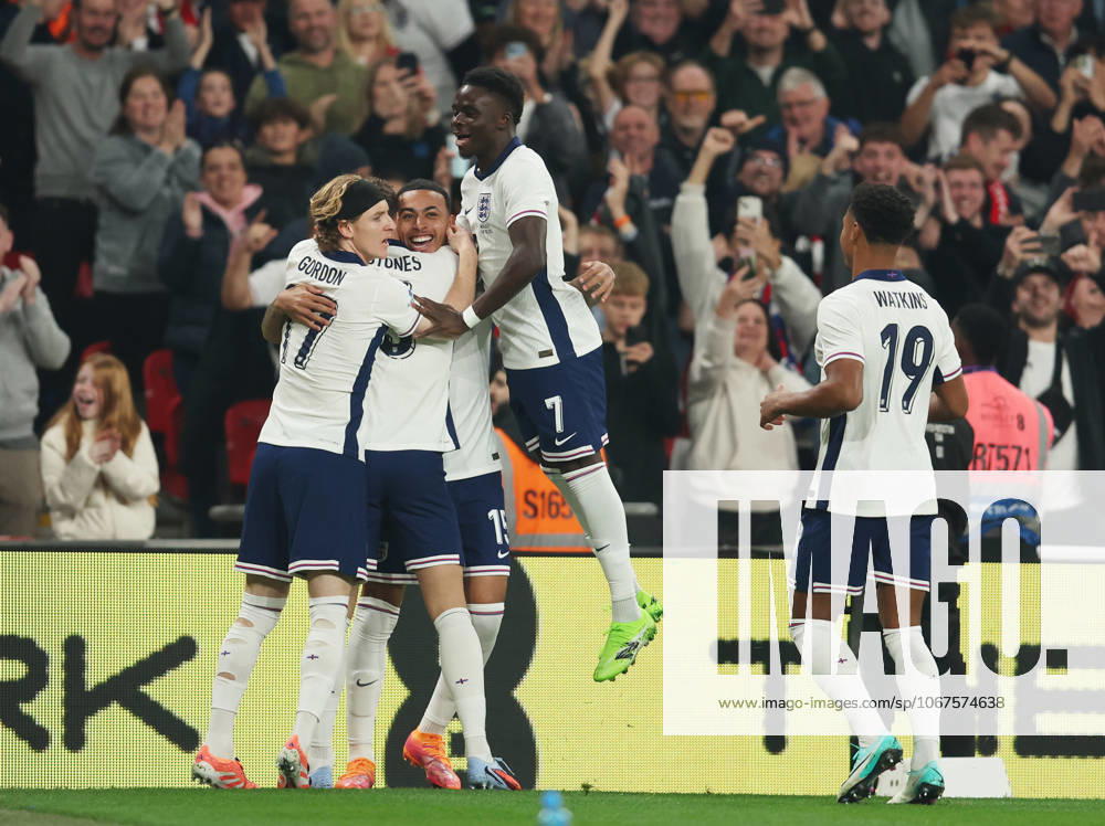 London, England, 9th October 2025. Morgan Rogers of England celebrates scoring the first goal during the England vs Wales International Friendly, Länderspiel, Nationalmannschaft match at Wembley Stadium, London. Picture credit should read: Paul Terry Sportimage . SPI_012_PT_Eng_Wal SPI-4207-0031