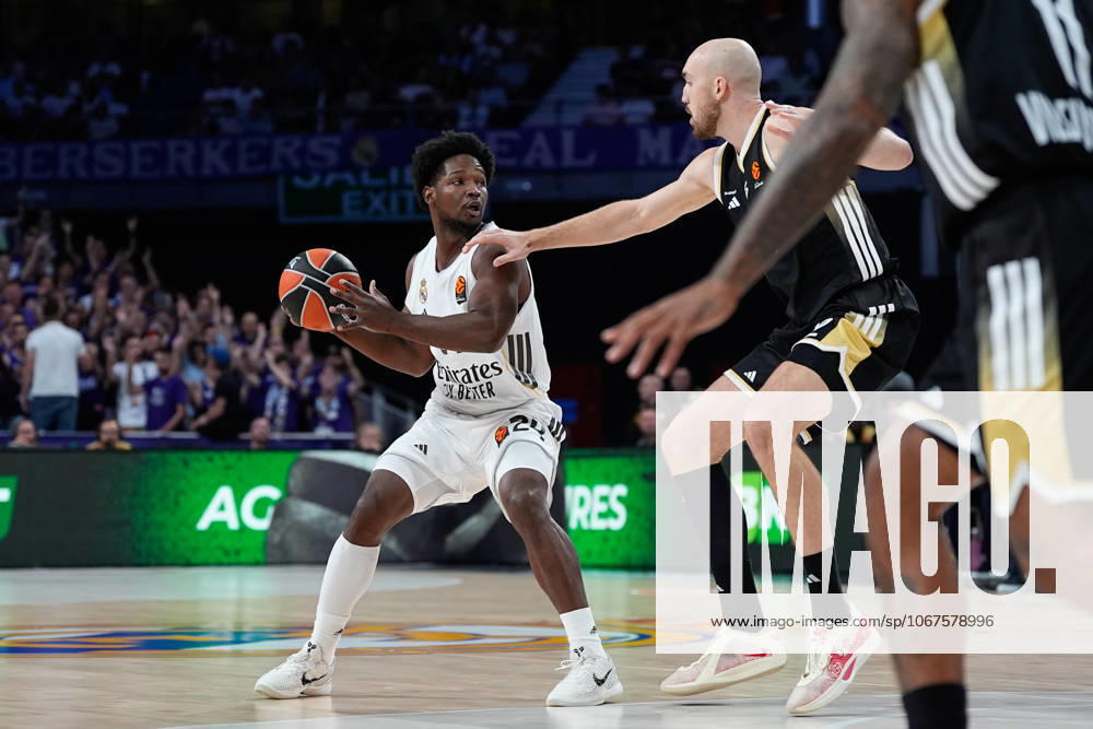 Andres Feliz of Real Madrid in action during the Turkish Airlines Euroleague 2025 26 League Phase MD3, match played between Real Madrid and LDLC ASVEL Villeurbanne at Movistar Arena on October 09, 2025 in Madrid, Spain. Madrid Spain - ZUMAa181 20251009_zaa_a181_378