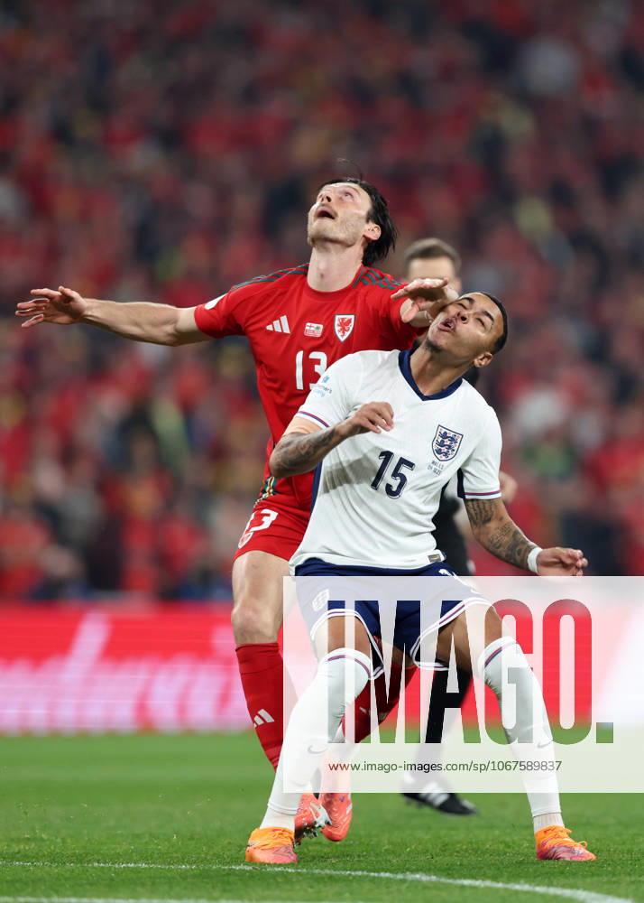 London, England, 9th October 2025. Morgan Rogers of England with Keiffer Moore of Wales during the England vs Wales International Friendly, Länderspiel, Nationalmannschaft match at Wembley Stadium, London. Picture credit should read: David Klein Sportimage . SPI_067_DK_ENG_WAL SPI-4207-0104