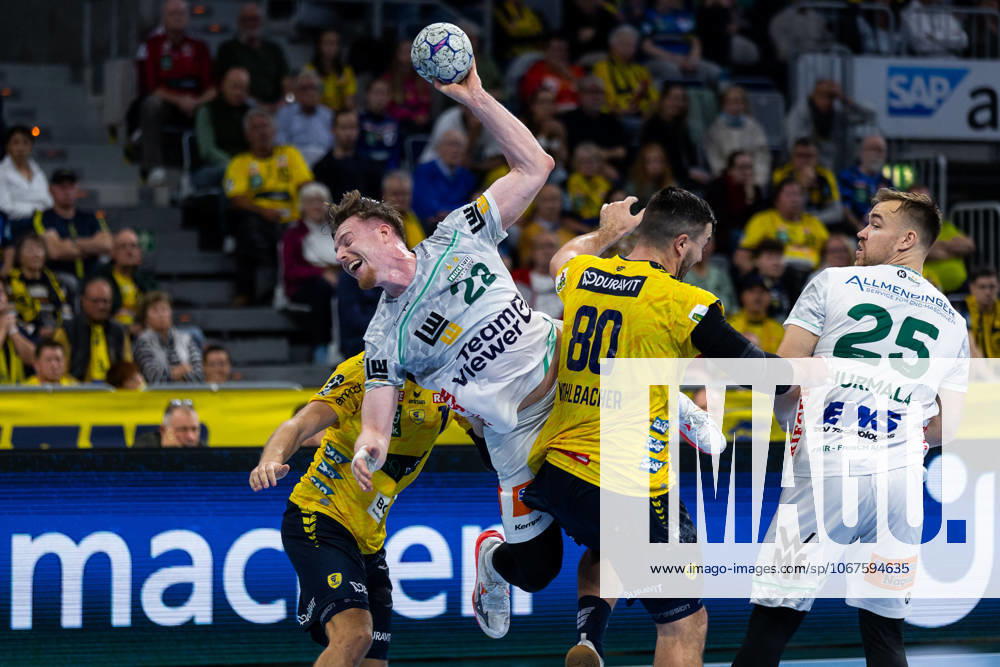 Erik PERSSON FRISCH AUF Goeppingen, 22 scores a goal, Action, Goal throw Rhein Neckar Loewen RNL vs FRISCH AUF Goeppingen FAG , Handball, Men, Daikin Handball Bundesliga HBL , Matchday 8, Season 2025 2026, 09 10 2025 Rhein Neckar Loewen RNL vs FRISCH AUF Goeppingen FAG , Handball, Men, Daikin Handball Bundesliga HBL , Matchday 8, Season 2025 2026, 09 10 2025 Mannheim