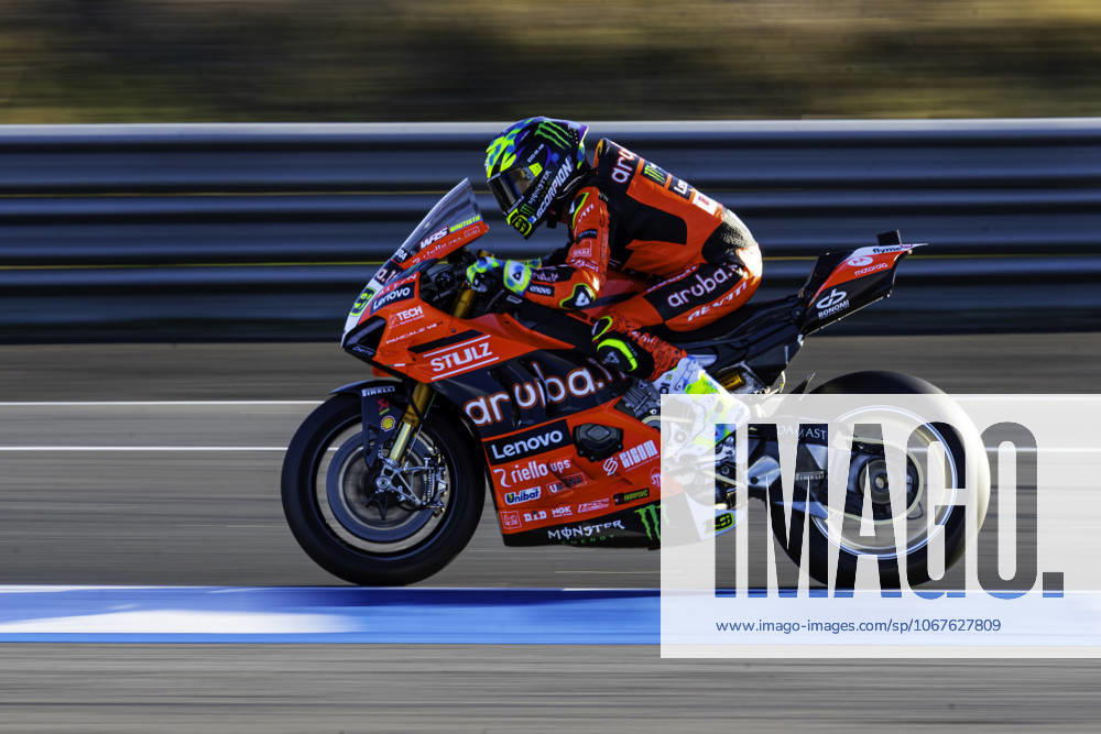 Alvaro Bautista in action during the WorldSBK Championship Free Practice 3 at the Estoril Circuit, Portugal, on October 11, 2025. Cascais Portugal - ZUMAr200 20251011_zsp_r200_003
