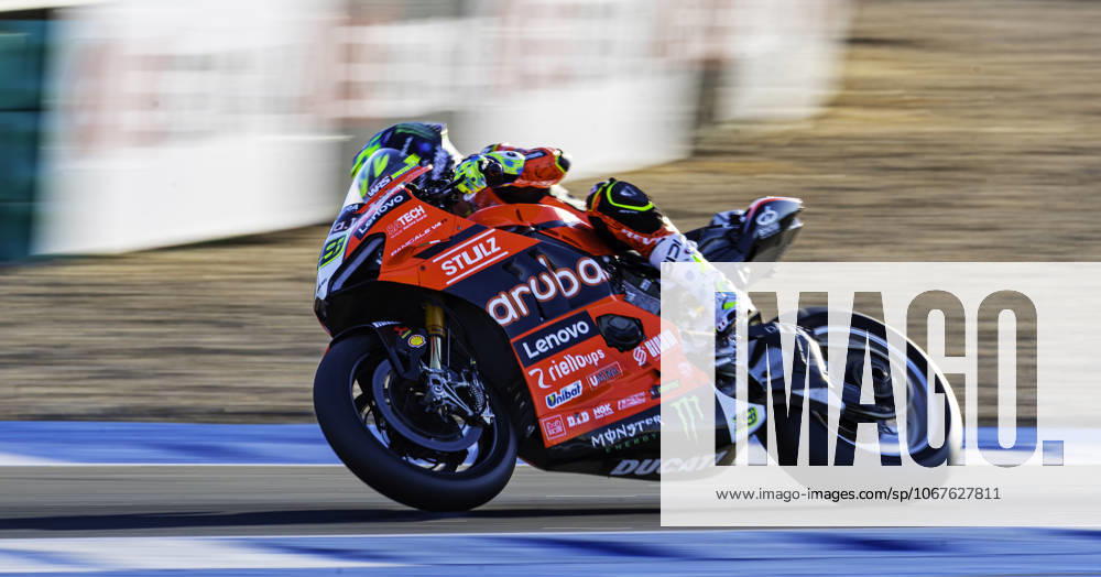 Alvaro Bautista in action during the WorldSBK Championship Free Practice 3 at the Estoril Circuit, Portugal, on October 11, 2025. Cascais Portugal - ZUMAr200 20251011_zsp_r200_005