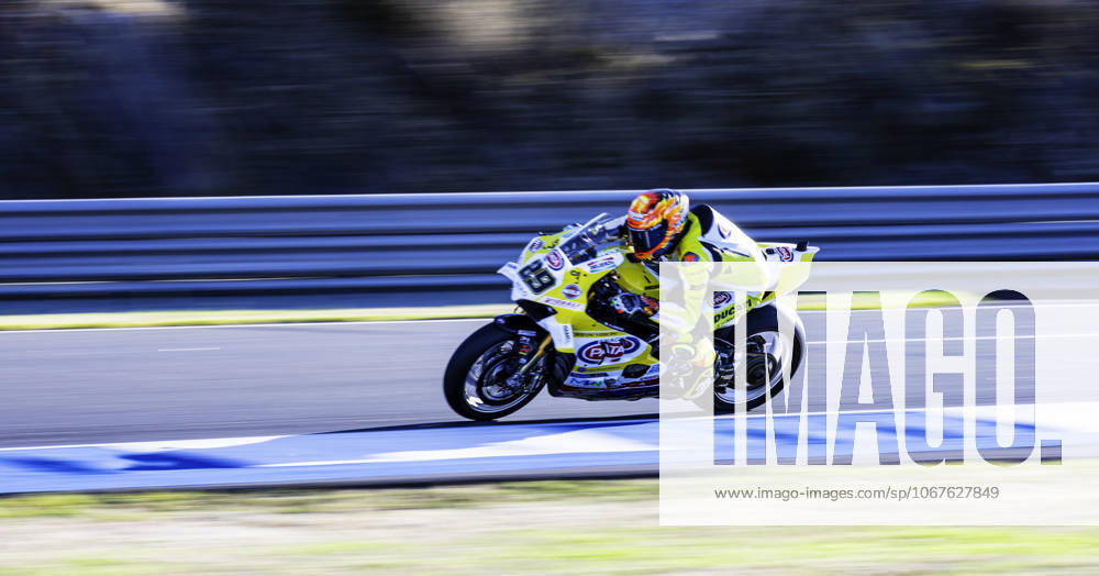 Andrea Iannone in action during the WorldSBK Championship Free Practice 3 at the Estoril Circuit, Portugal, on October 11, 2025. Cascais Portugal - ZUMAr200 20251011_zsp_r200_020